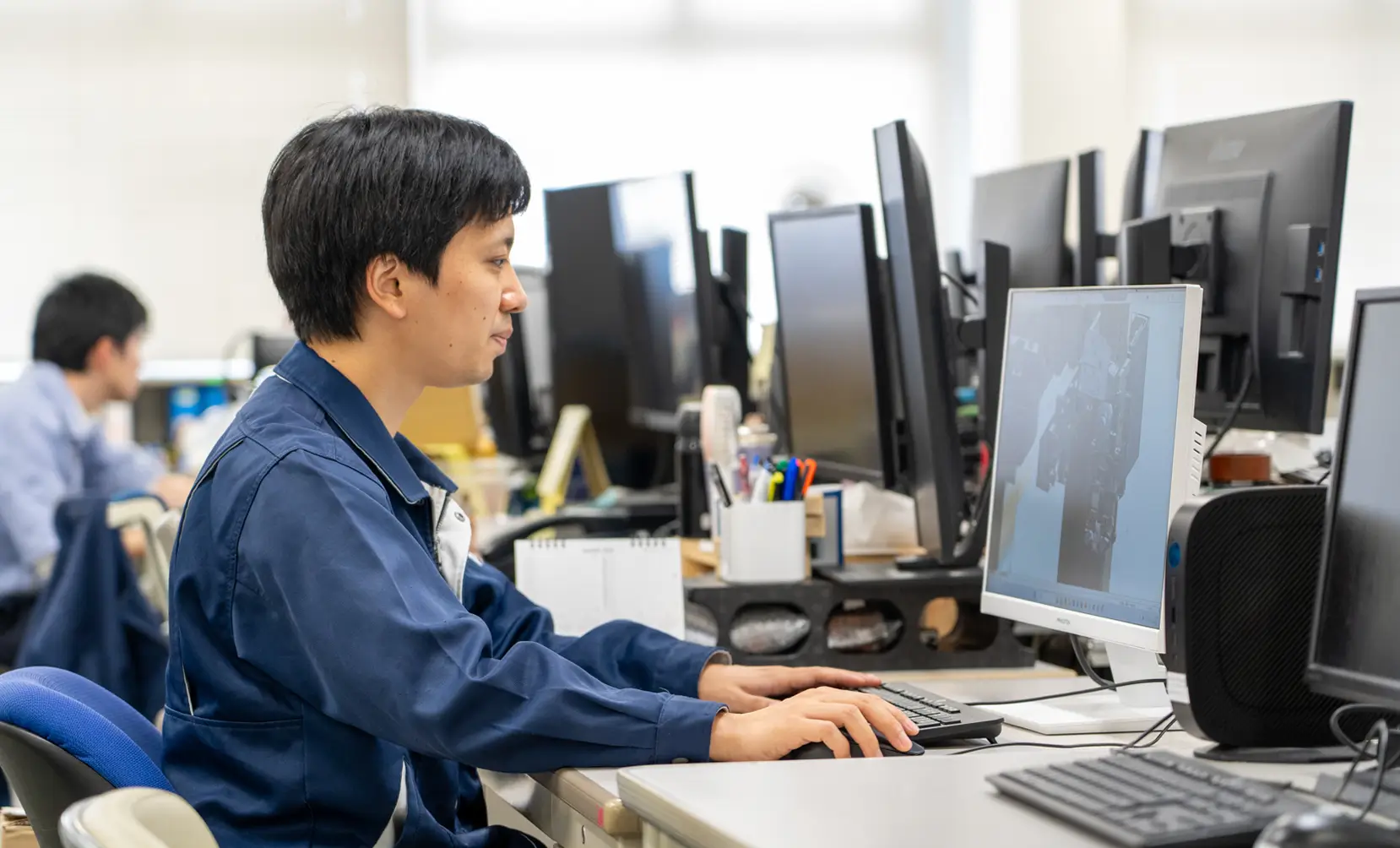 接合機器事業部　技術01